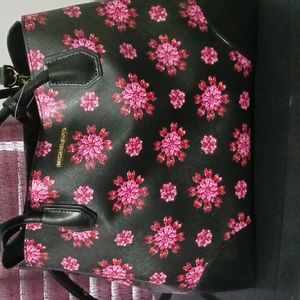 Michael kors tote